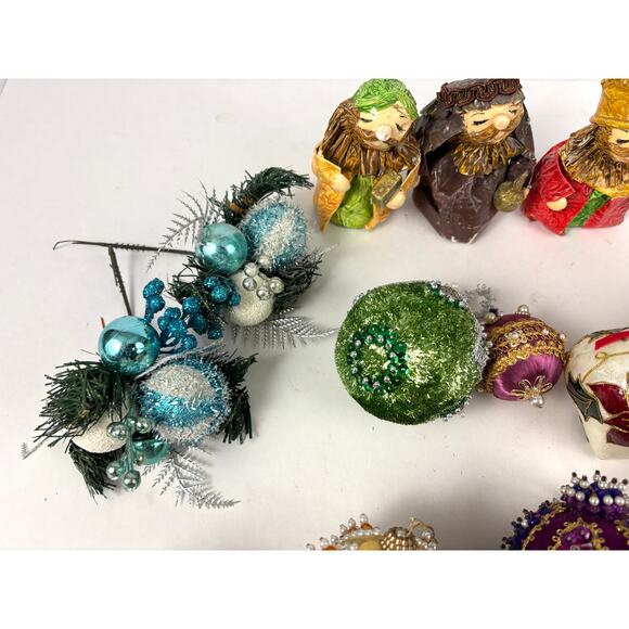 Bulk Lot of 16 Vtg Christmas Ornaments Handcrafted Pushpin Balls Wise Men Set - Picture 3 of 16